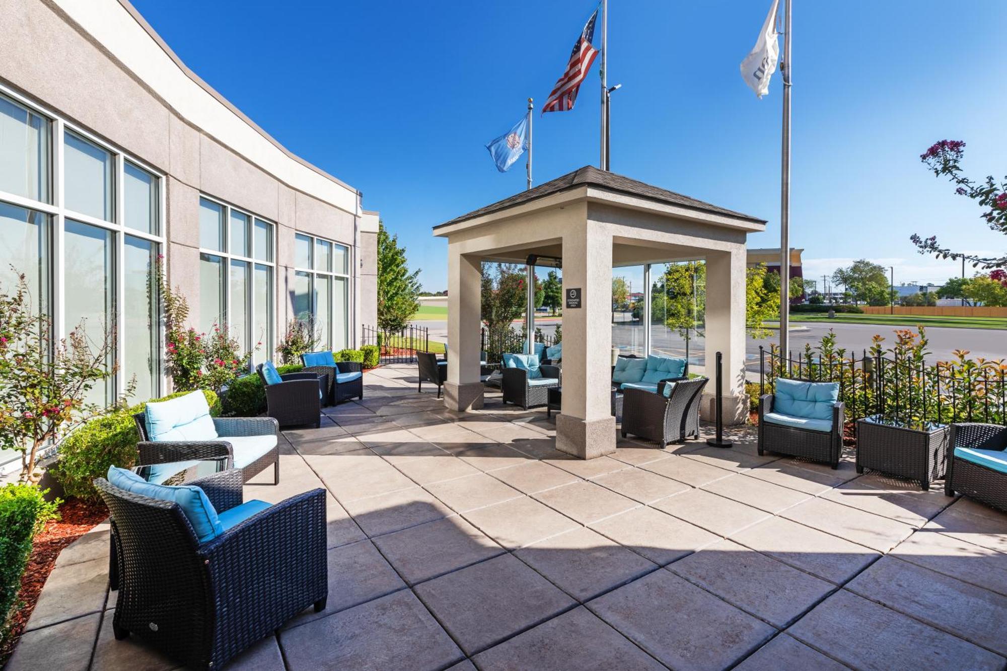 Hilton Garden Inn Midtown Tulsa Esterno foto