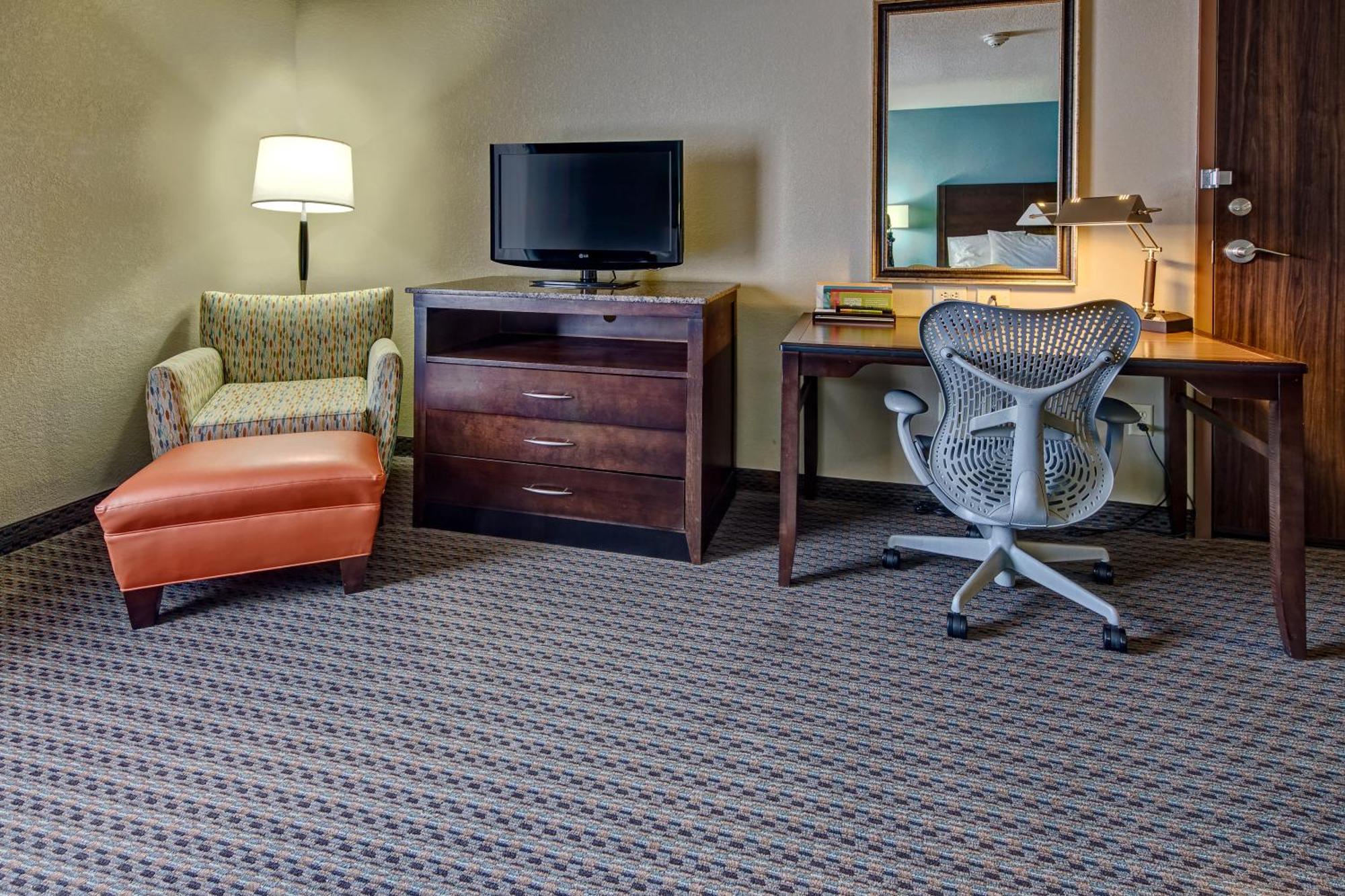 Hilton Garden Inn Midtown Tulsa Esterno foto